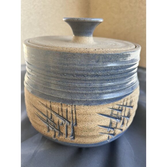 Sign Davis Art Pottery Jar w Lid Sandstone Glaze Stoneware Hand Thrown Blue Tan - Picture 1 of 11
